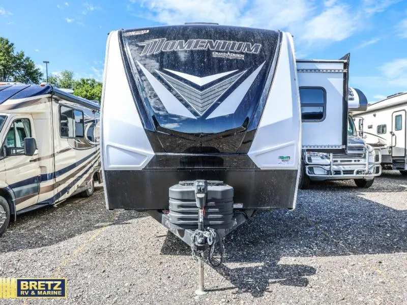 2023 Grand Design Momentum G-Class 28G - Photo 3