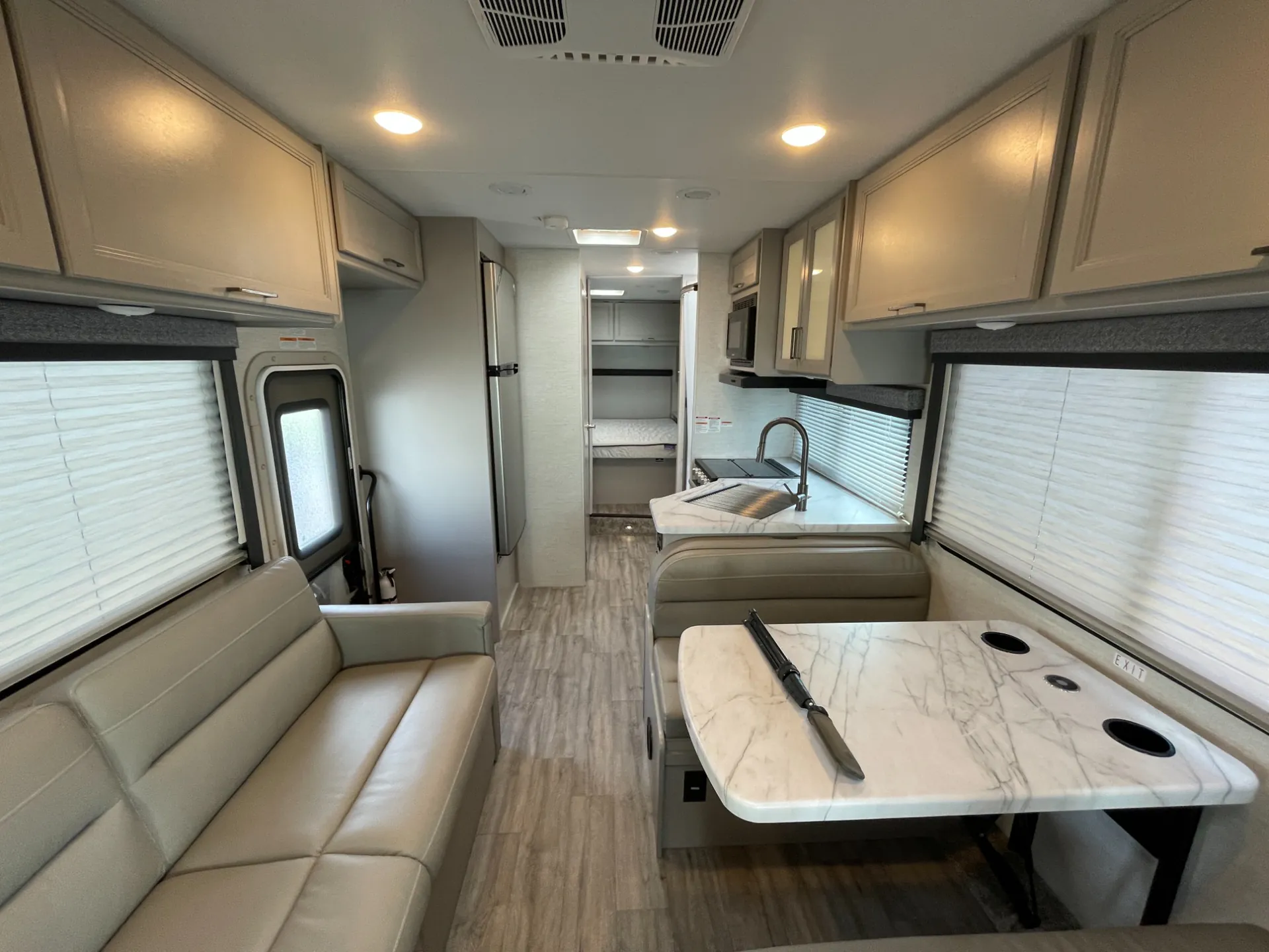 2025 Thor Motor Coach Coleman 28AM - Photo 2