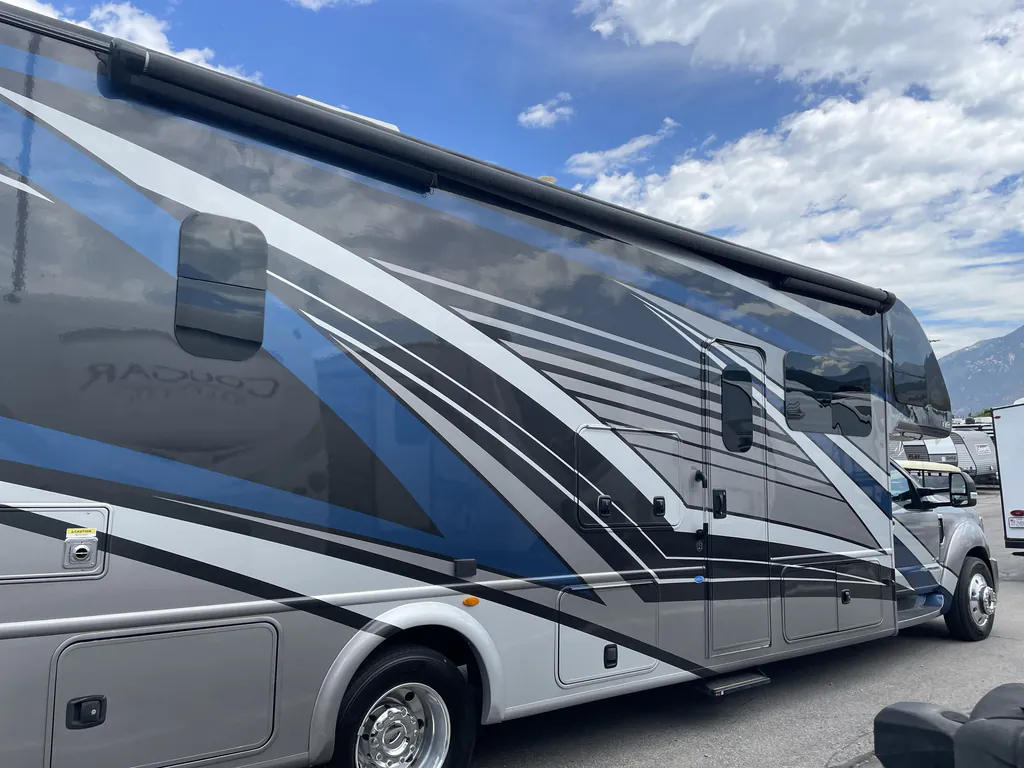 2022 Thor Motor Coach Magnitude RS36, Photos photo 30