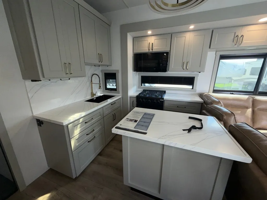 2025 Brinkley Model G 3970, Photos photo 14