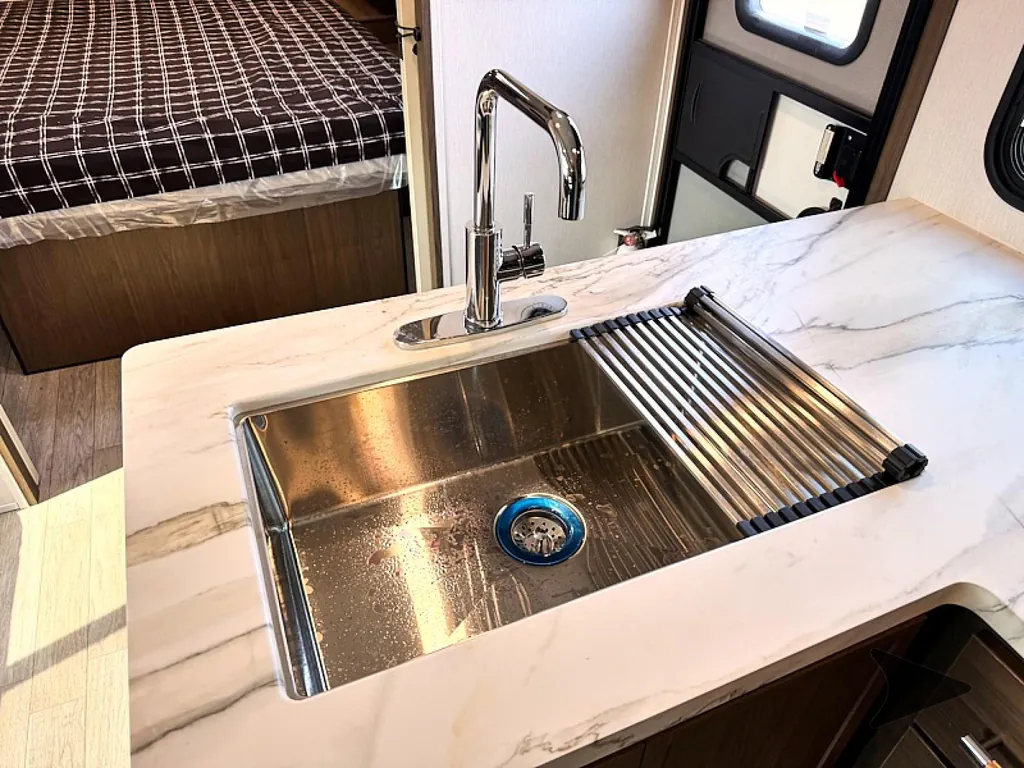 2027 Coachmen Freedom Express Select 29SE, Photos photo 32