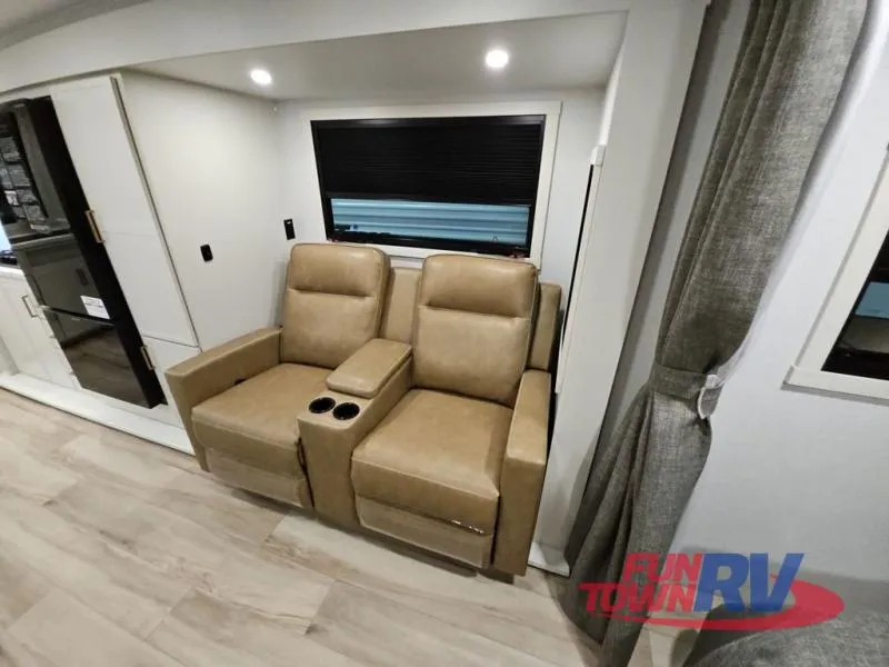 2026 Brinkley Model Ix 23X - Photo 3
