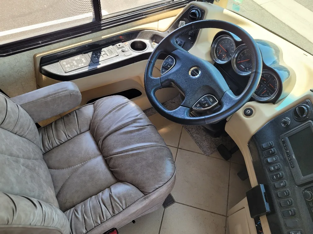 2011 Newmar DUTCHSTAR 4020 - Photo 4