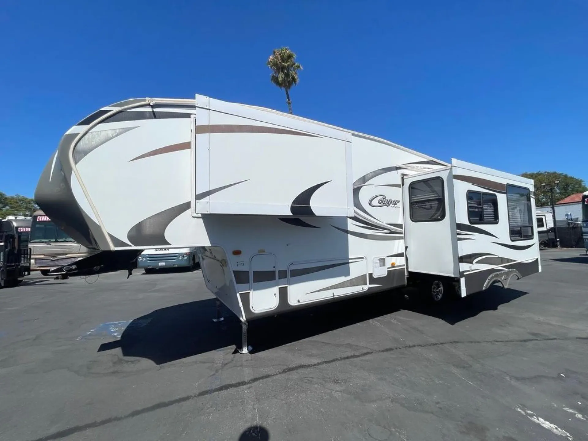 2012 Keystone Cougar 297RKS - Photo 2