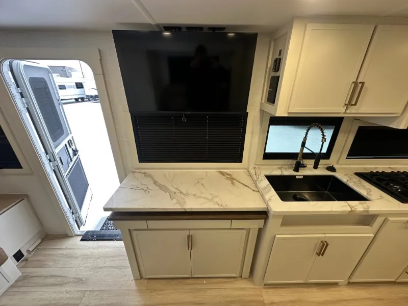 2026 Brinkley Model Ix 20X, Photos photo 10