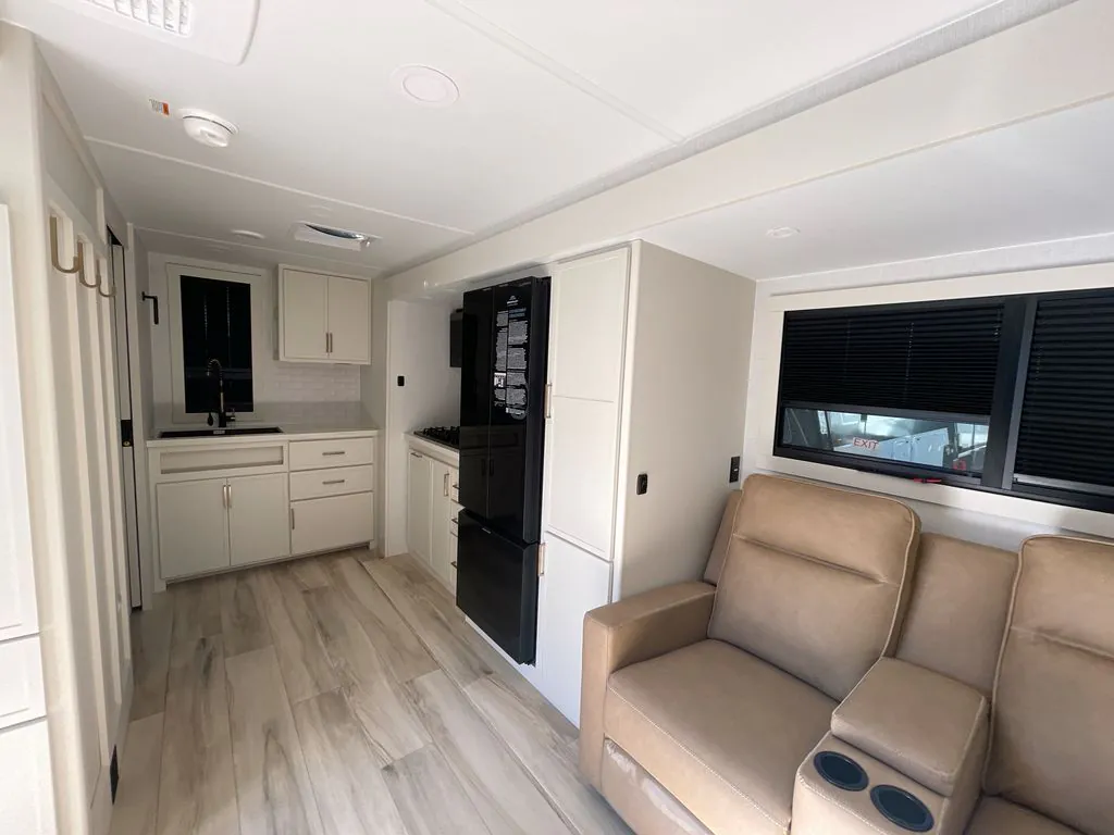 2026 Brinkley Model I 235, Photos photo 3