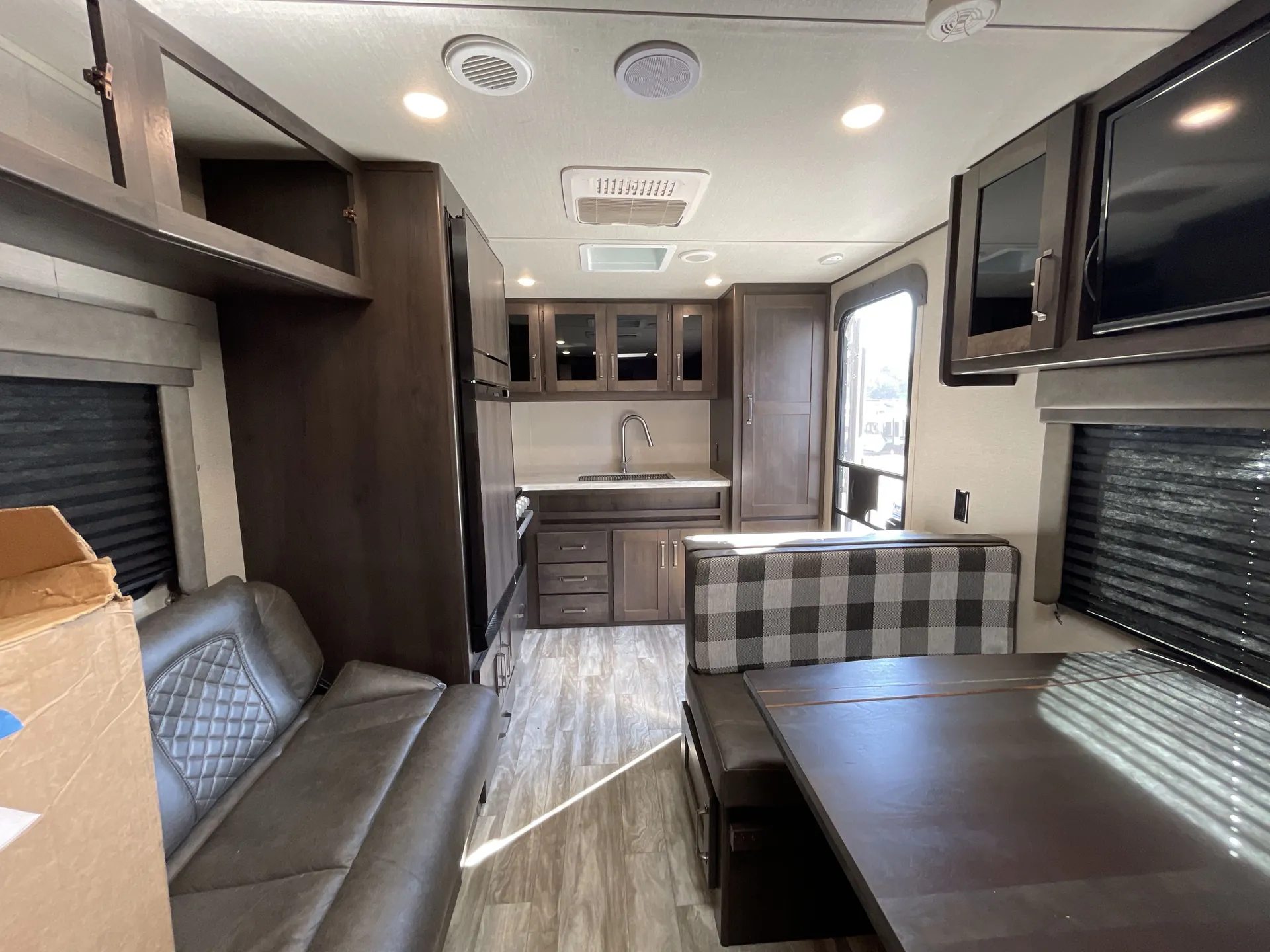 2022 Grand Design Transcend Xplor 255FK — living area main