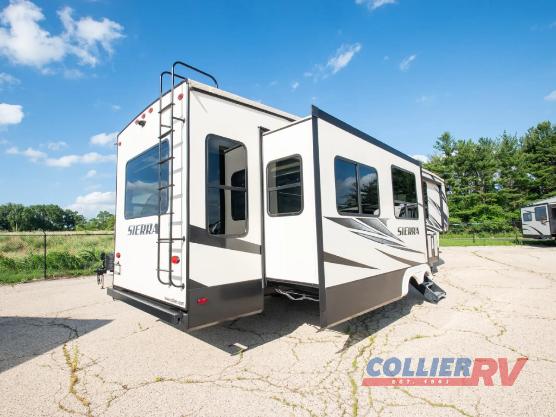 2018 Forest River Sierra 357RE - Photo 4