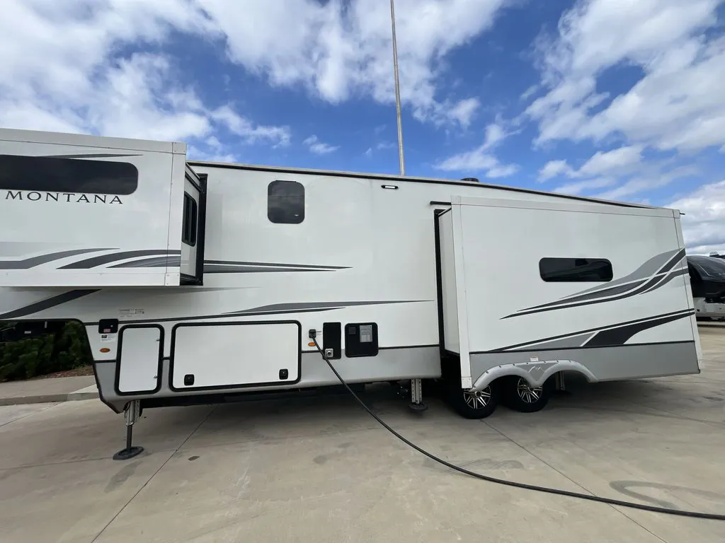 2022 Keystone Montana 3231CK, Photos photo 4