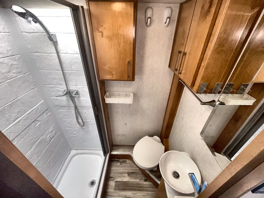 2019 Tiffin Wayfarer 25 QW, Photos photo 9