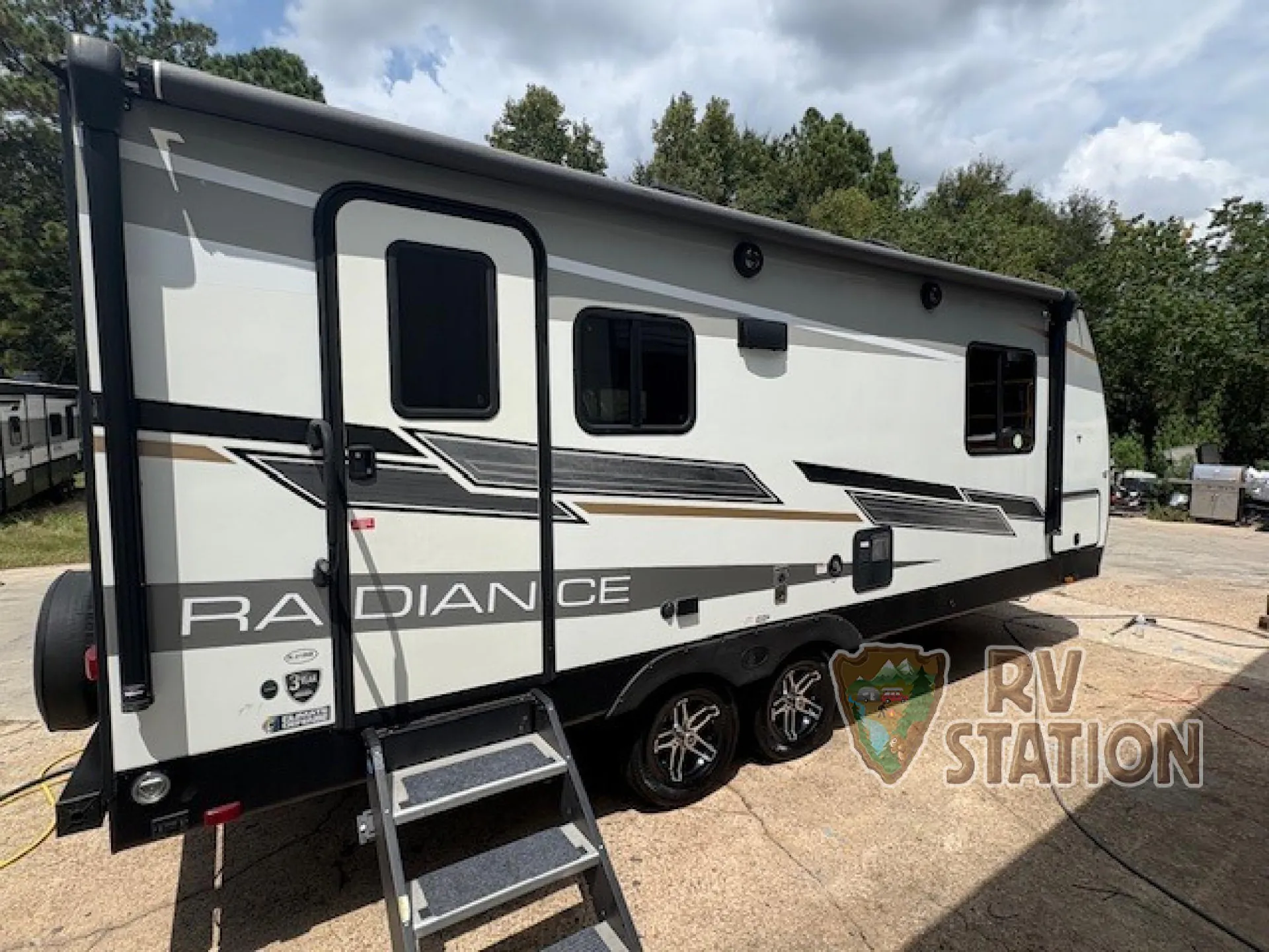 2021 Cruiser RV Radiance 21RB - Photo 3
