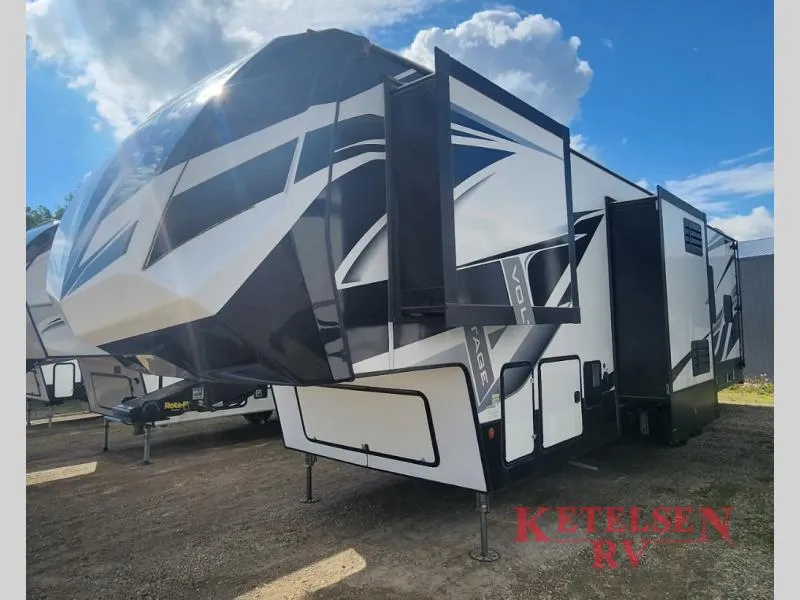 2021 Dutchmen Voltage 3635 - Photo 3
