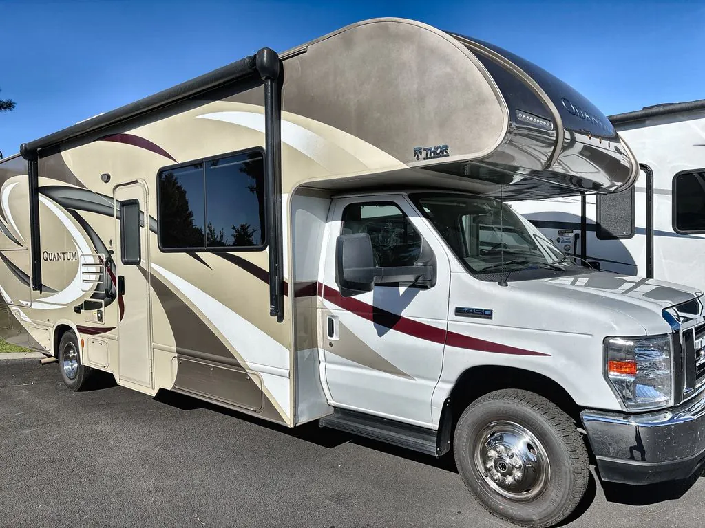 2017 Thor Motor Coach Quantum RQ29 - Photo 2