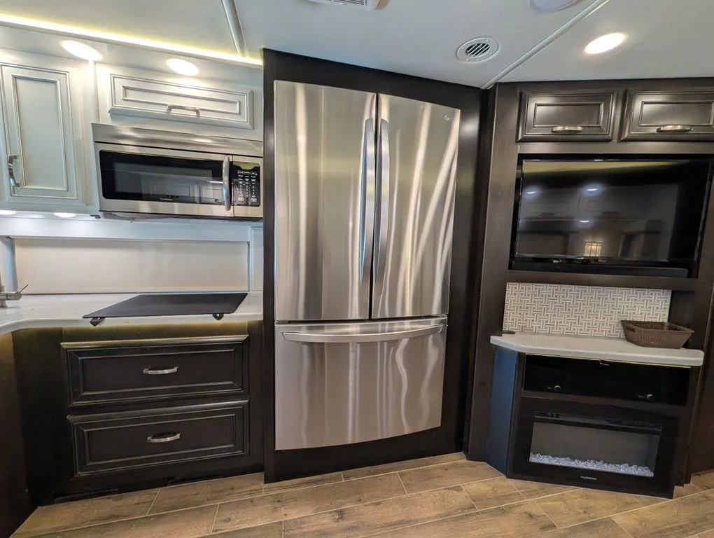 2023 Entegra Coach Accolade 37K, Photos photo 24