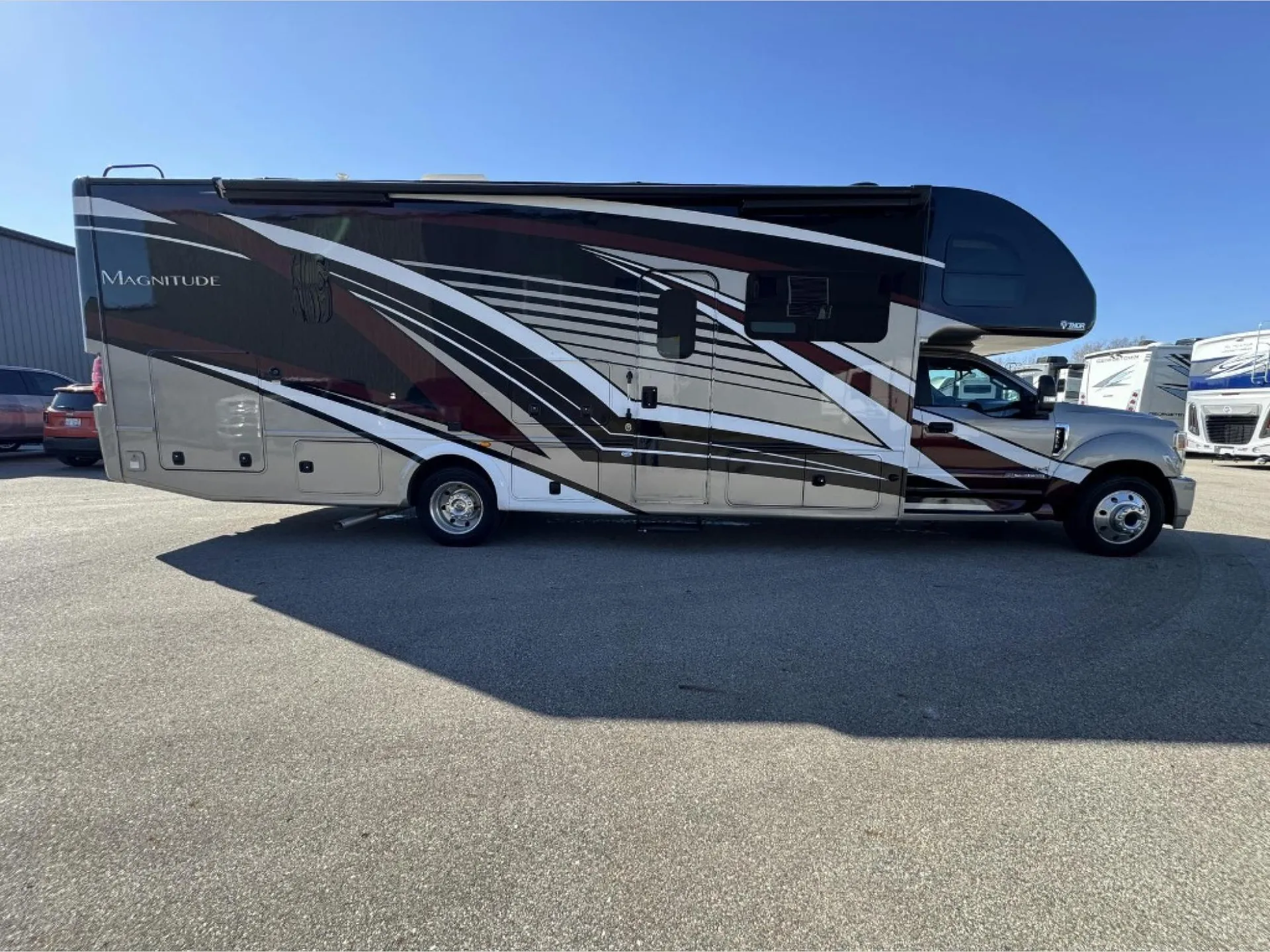 2022 Thor Motor Coach Magnitude RB34 - Photo 2
