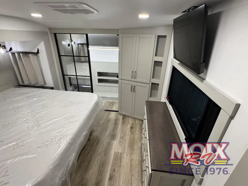 2026 Brinkley Model Z 3600, Photos photo 60