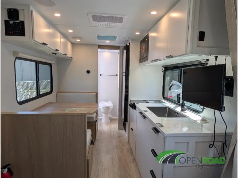 2026 Winnebago Micro Minnie 2000FRB - Photo 3