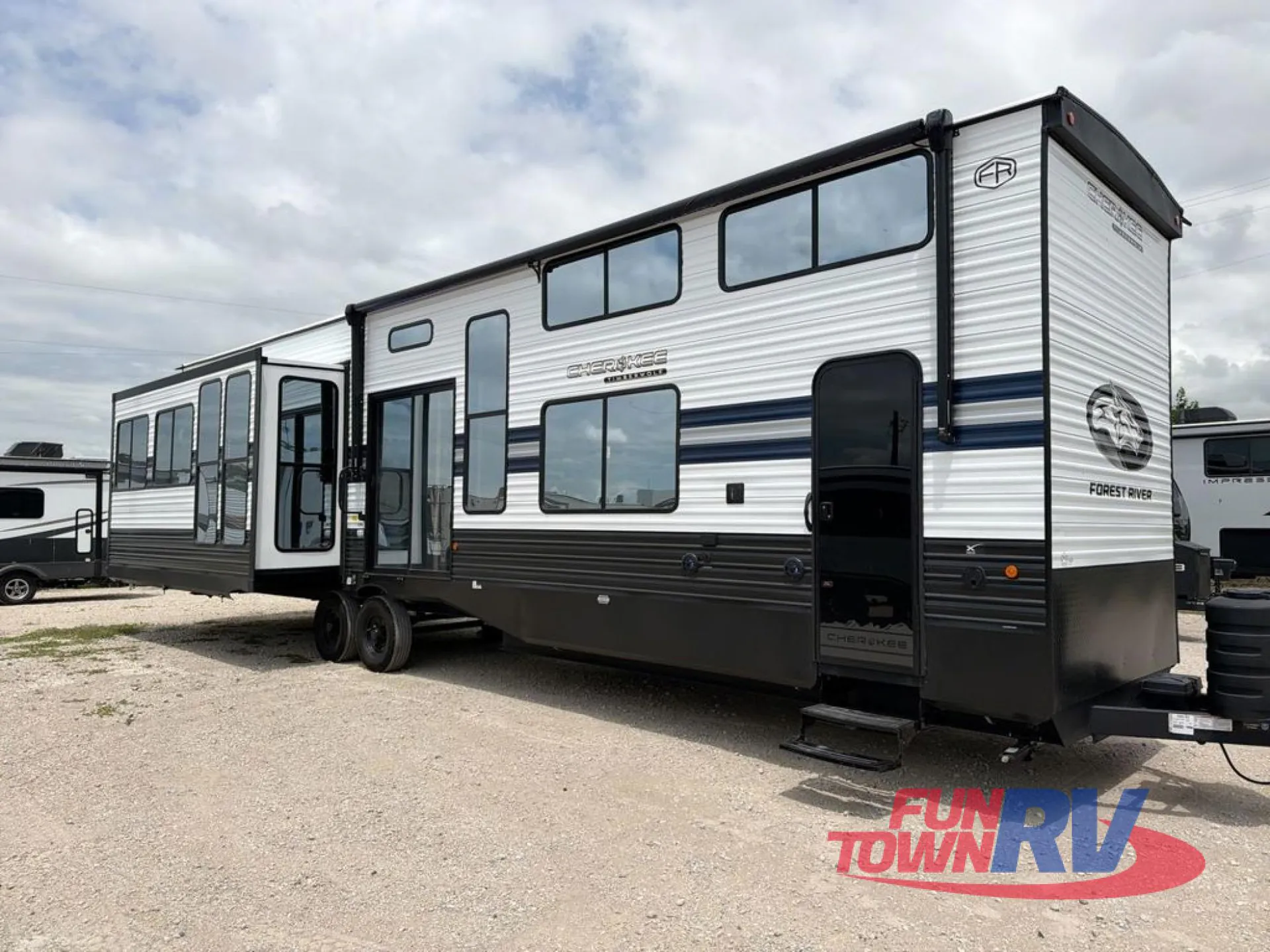 2027 Forest River Cherokee Timberwolf 39JM dealer photo 1 from Fun Town RV