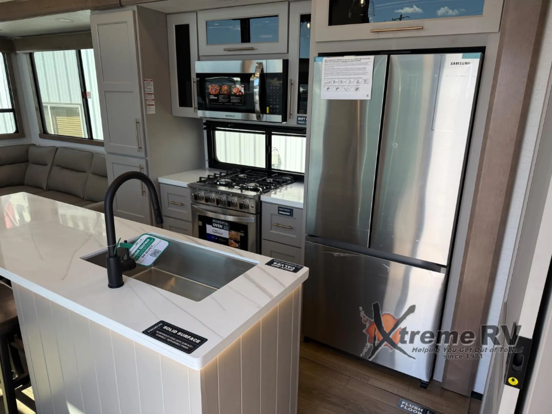 2025 Alliance RV Benchmark 44LFT - Photo 4