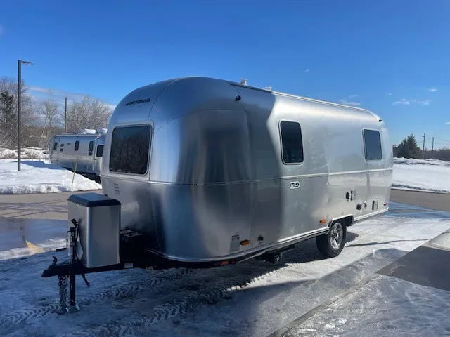 2026 Airstream World Traveler 22RB - Photo 2