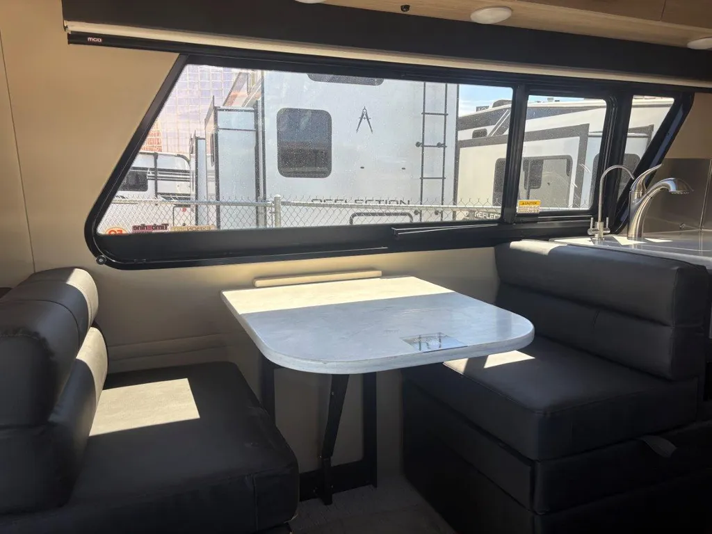 2025 Chinook RV Summit SS, Photos photo 10