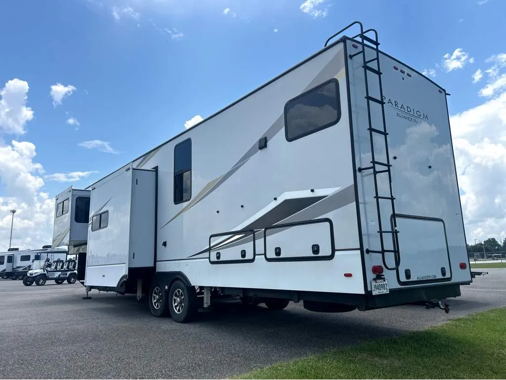 2022 Alliance RV Paradigm 385FL - Photo 4