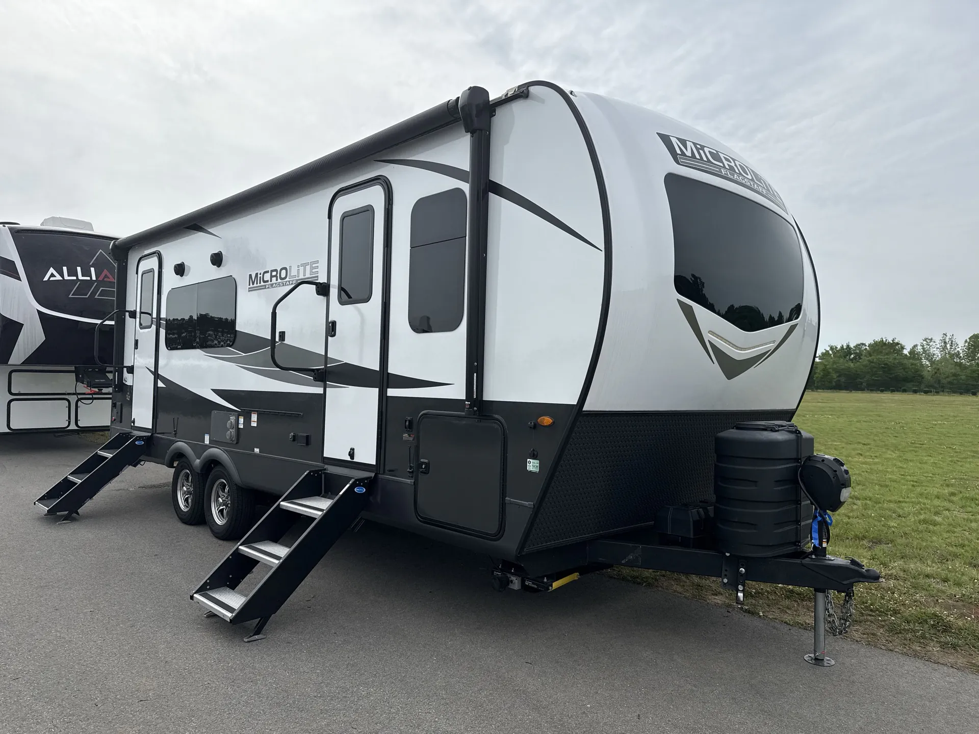 2025 Forest River Flagstaff Micro Lite 25SRK - Photo 2