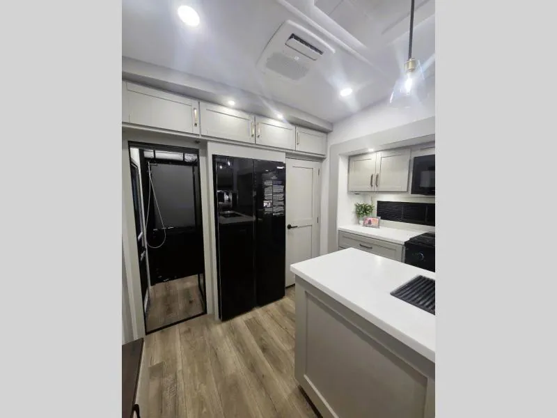 2026 Brinkley Model Z 3420, Photos photo 10