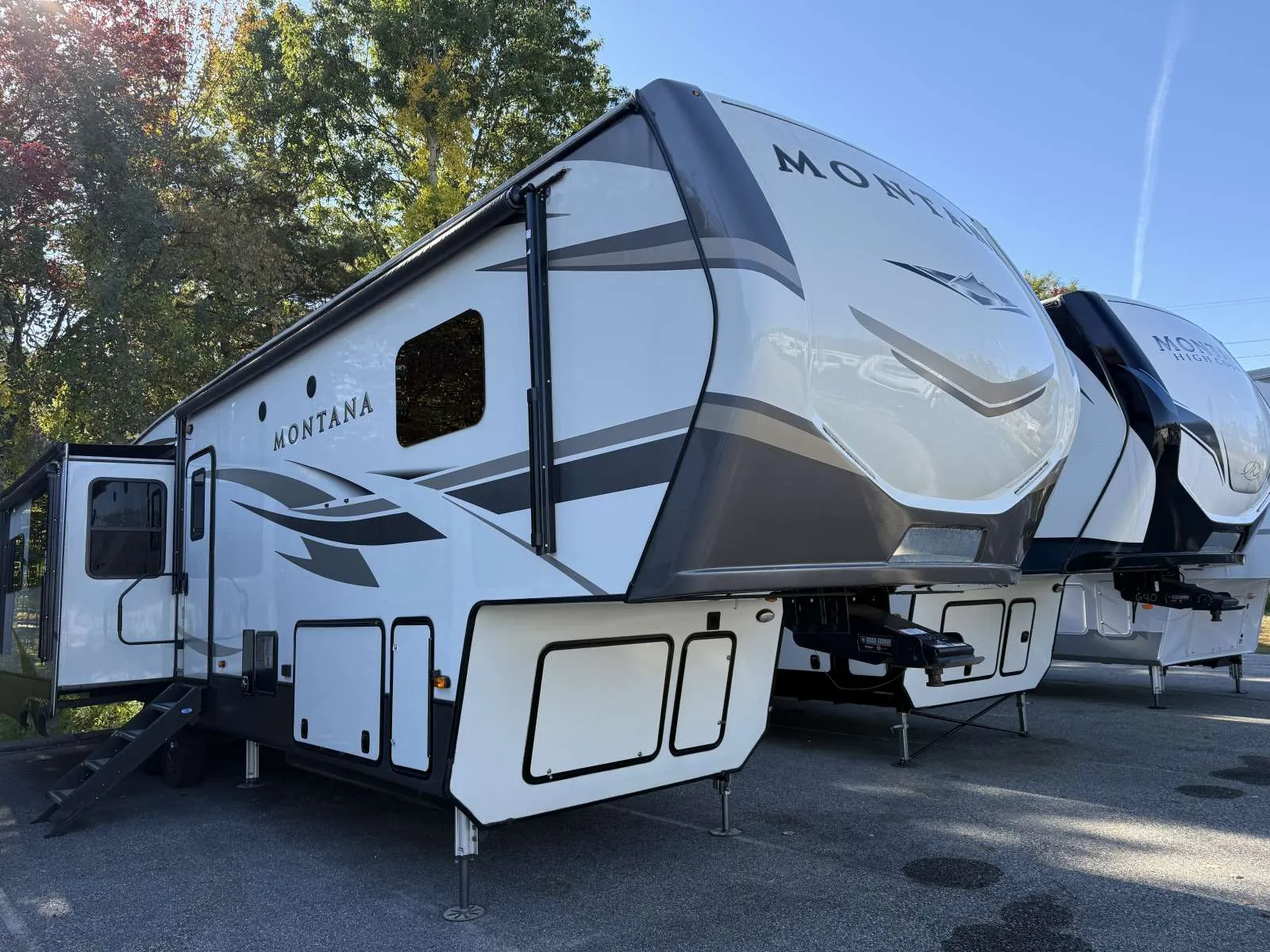 2020 Keystone Montana 3721RL - Main photo