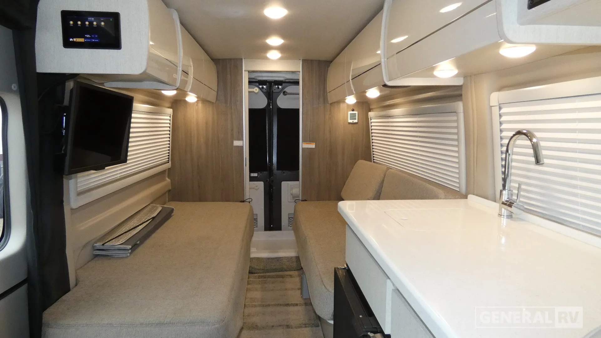2025 Thor Motor Coach Tellaro 20L - Photo 3
