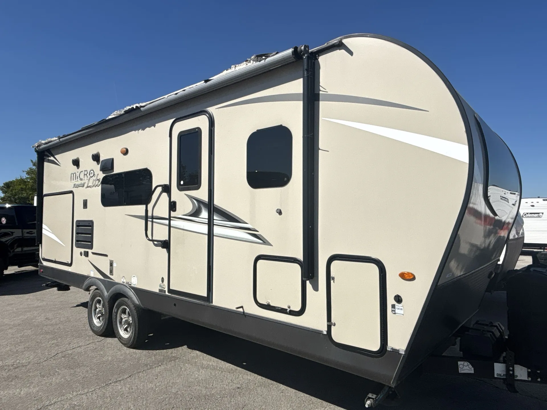 2020 Forest River Flagstaff Micro Lite 25BDS — campside
