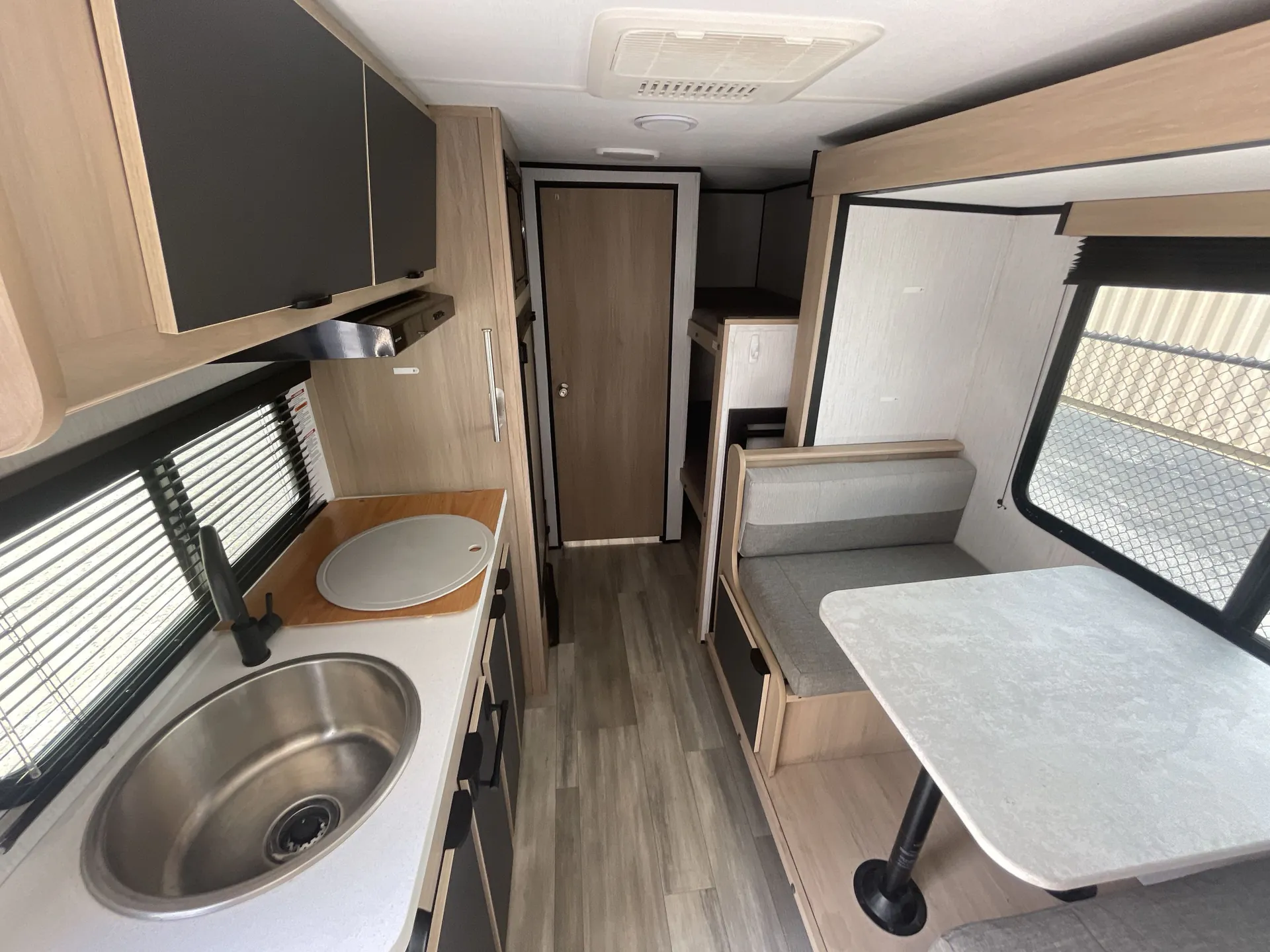2022 Cruiser RV Hitch 18BHS — living area main