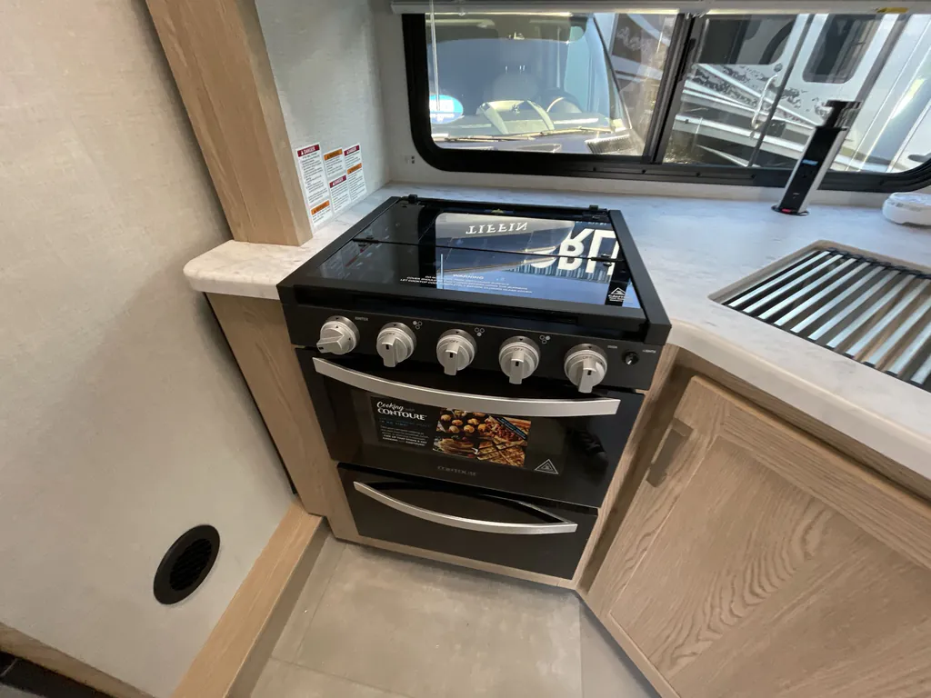2026 Thor Motor Coach Freedom Elite 28HE, Photos photo 10