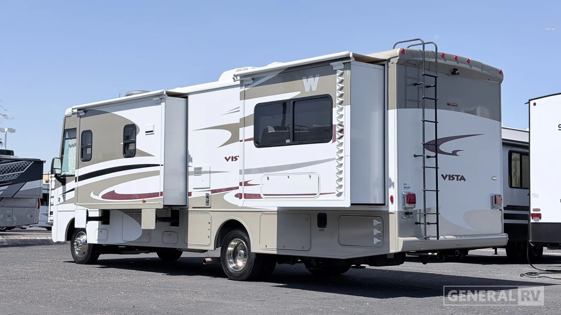 2012 Winnebago Vista 30T - Photo 4