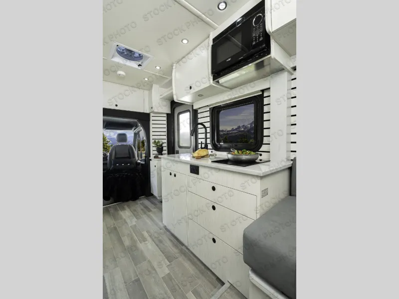 2027 Pleasure-Way Plateau XLTS New    Std. Model - Photo 2