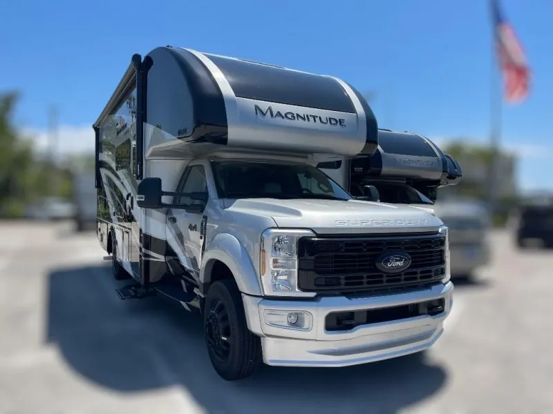 2025 Thor Motor Coach Magnitude GRAND S29 - Photo 2