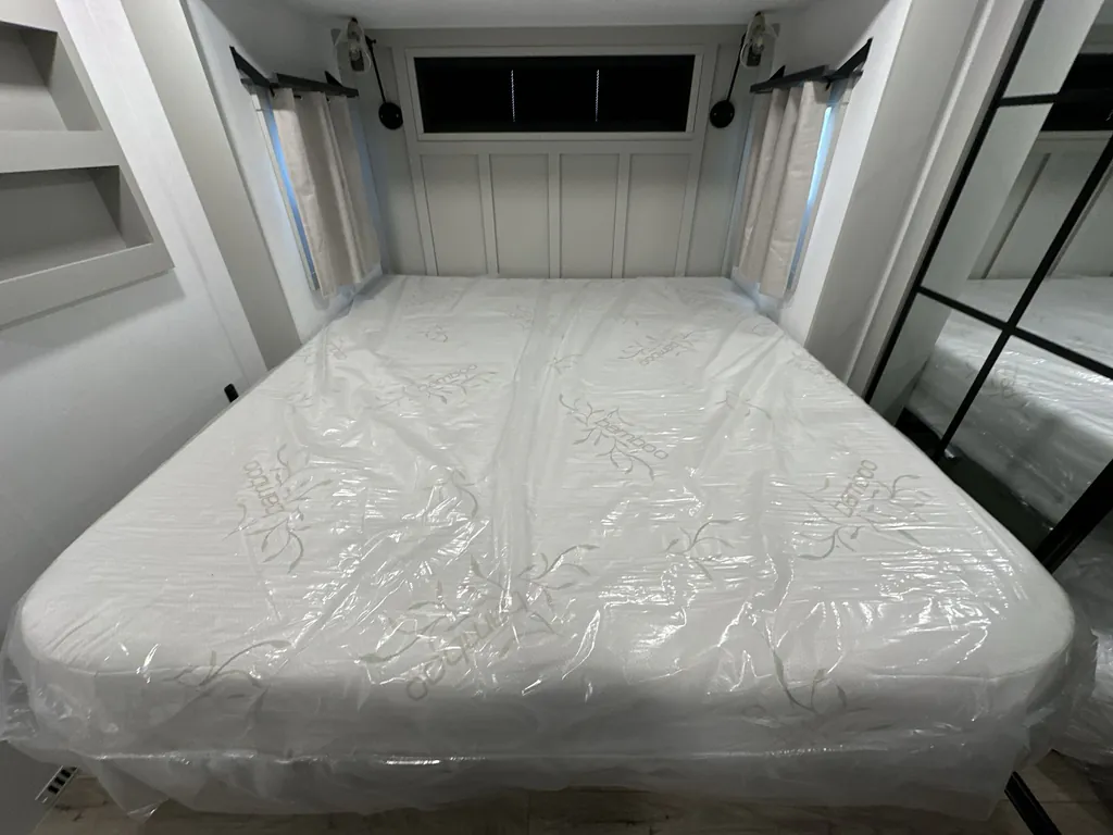 2026 Brinkley Model G 4150, Photos photo 35