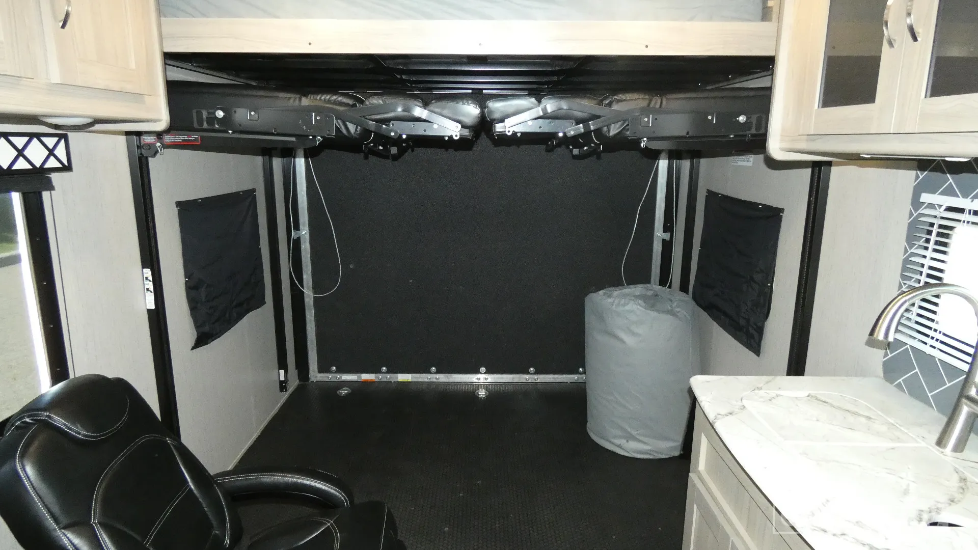 2021 Coachmen Adrenaline 21LT - Photo 3
