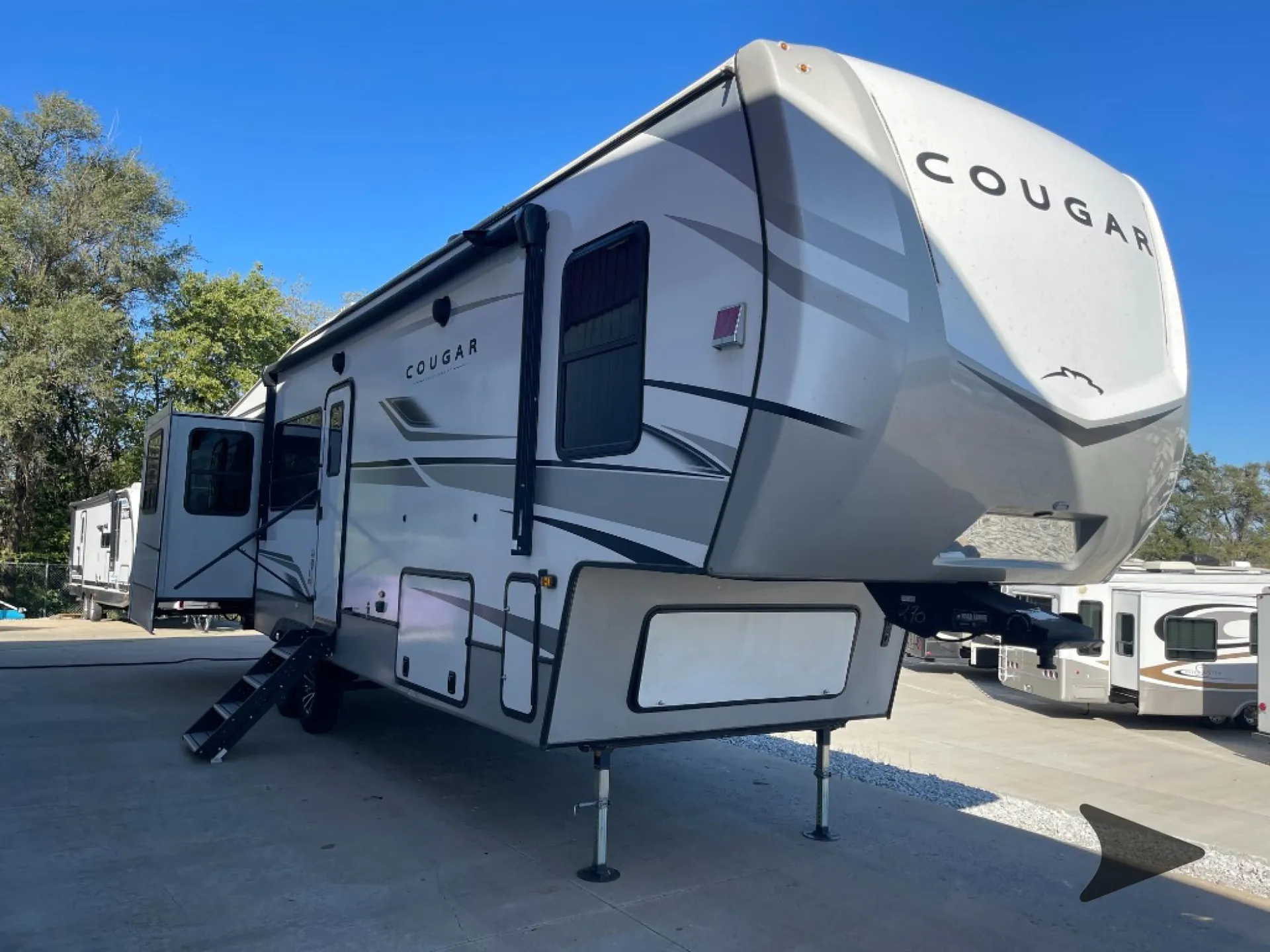 2023 Keystone Cougar 320RDS - Photo 3