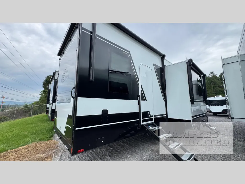 2026 Brinkley Model G 3520, Photos photo 5