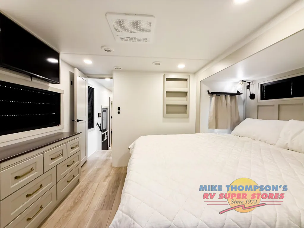 2026 Brinkley Model G 3950, Photos photo 34