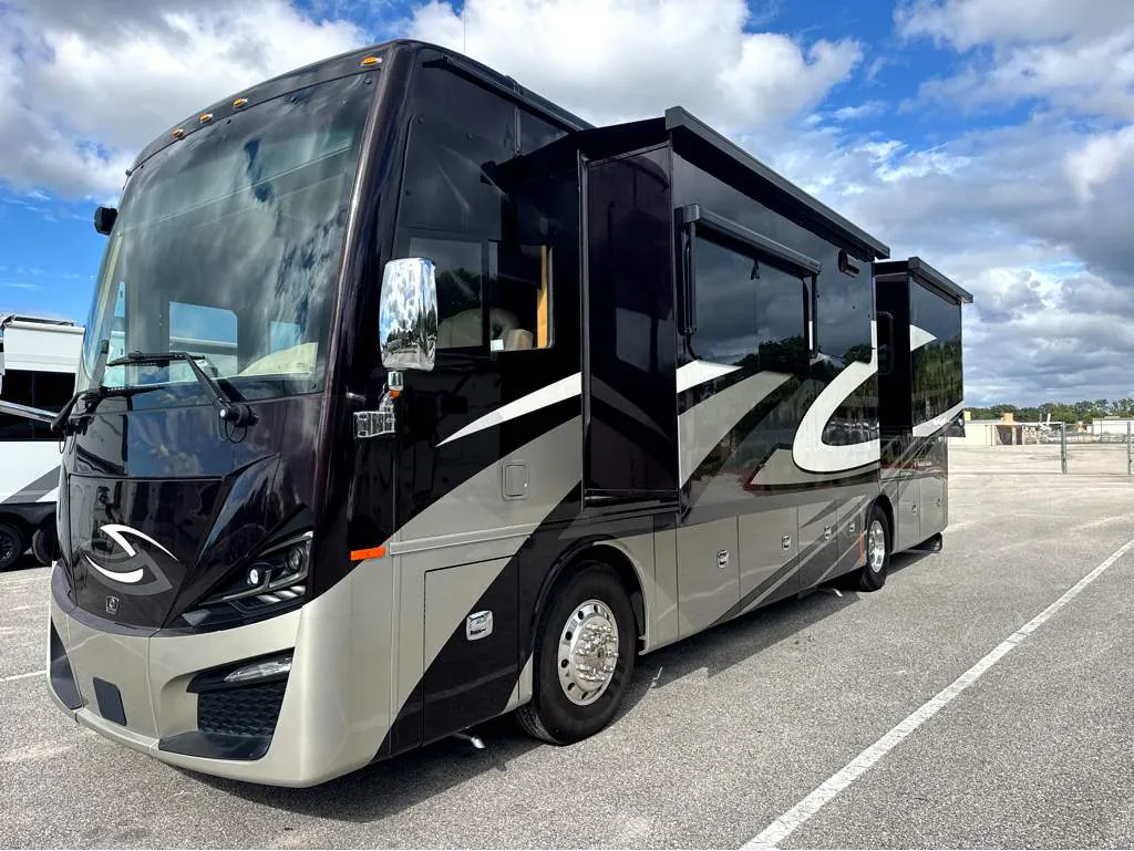 2023 Tiffin Phaeton 35 CH - Photo 4