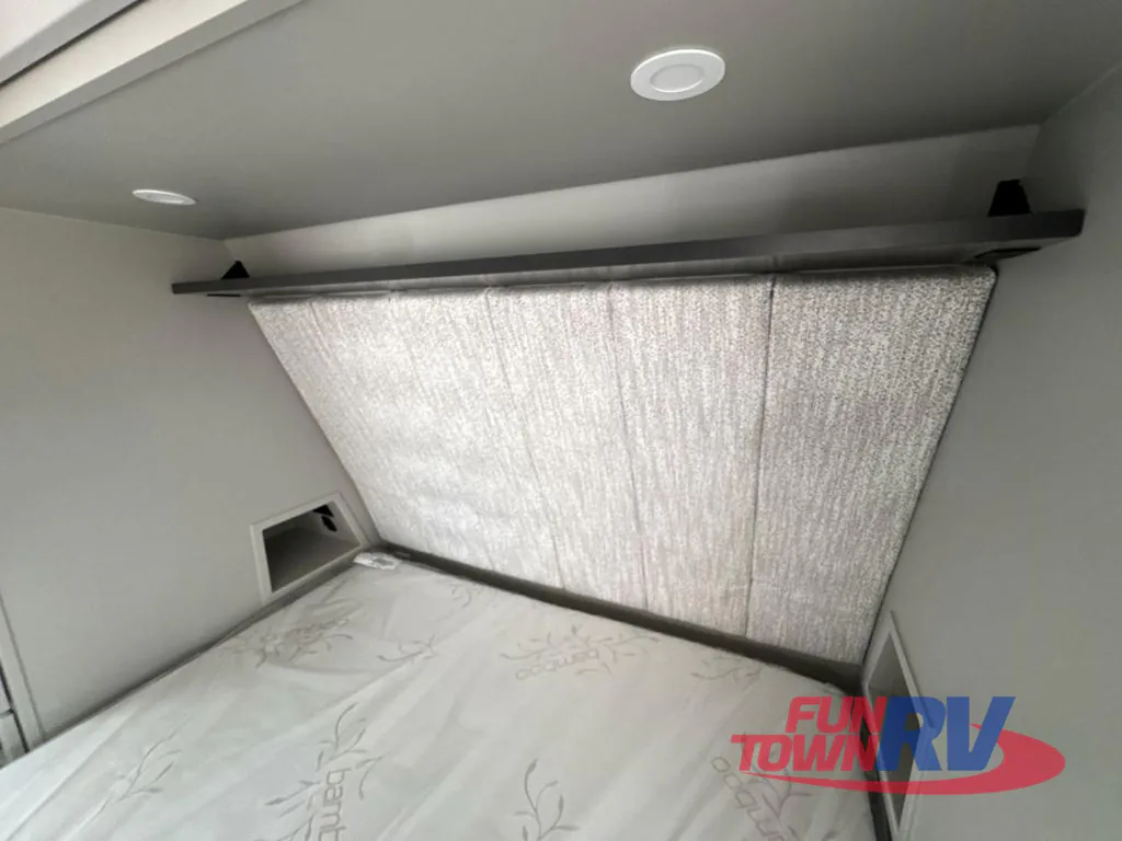 2026 Brinkley Model Z Air 297, Photos photo 28
