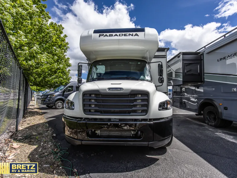2026 Thor Motor Coach Pasadena 38DX - Photo 3