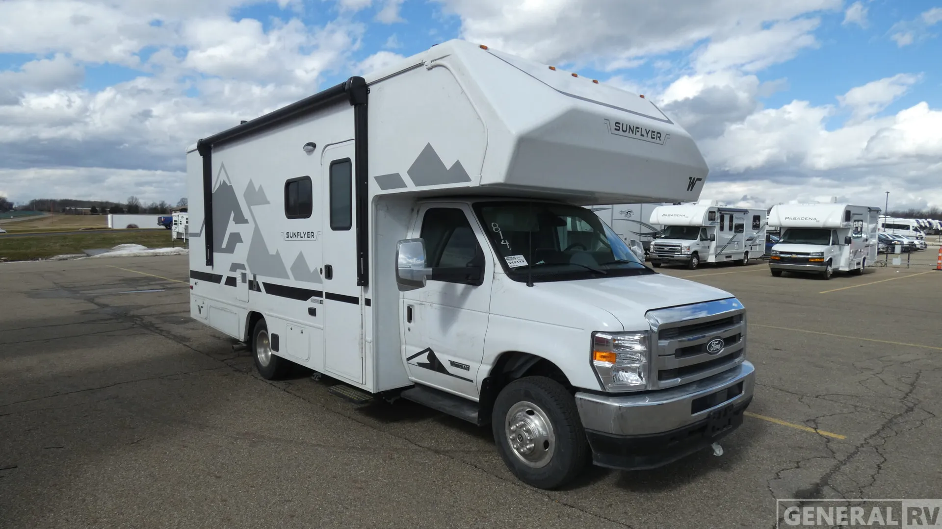 2027 Winnebago Sunflyer 22RS - Photo 2