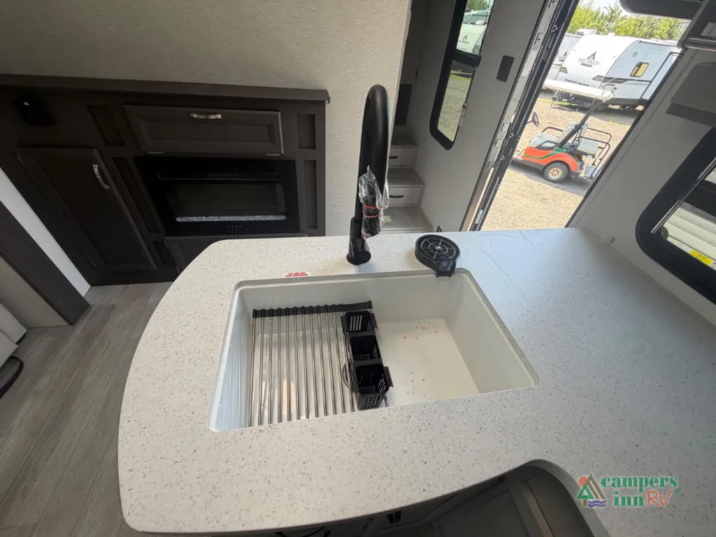 2027 Coachmen Catalina Legacy Edition 333DBDSCK, Photos photo 24