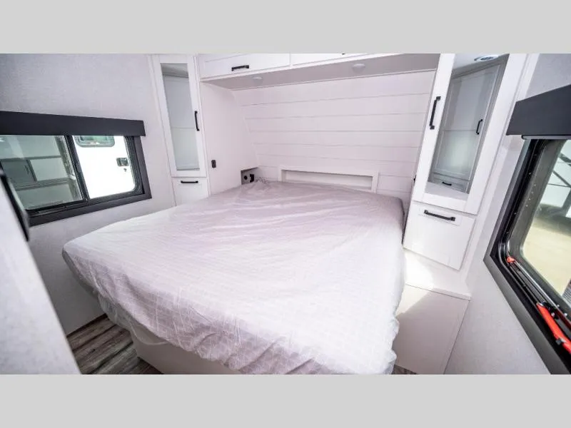 2026 Highland Ridge RV Roamer 29RLTS - Photo 3