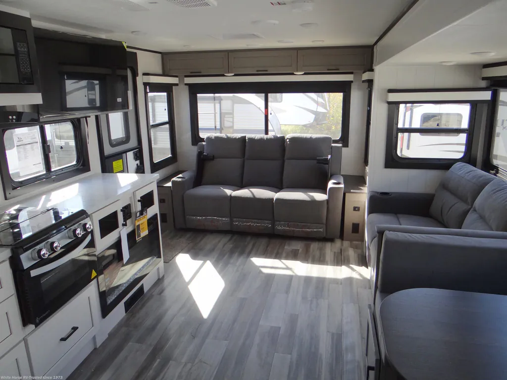 2025 Jayco Jay Feather 29RL, Photos photo 4