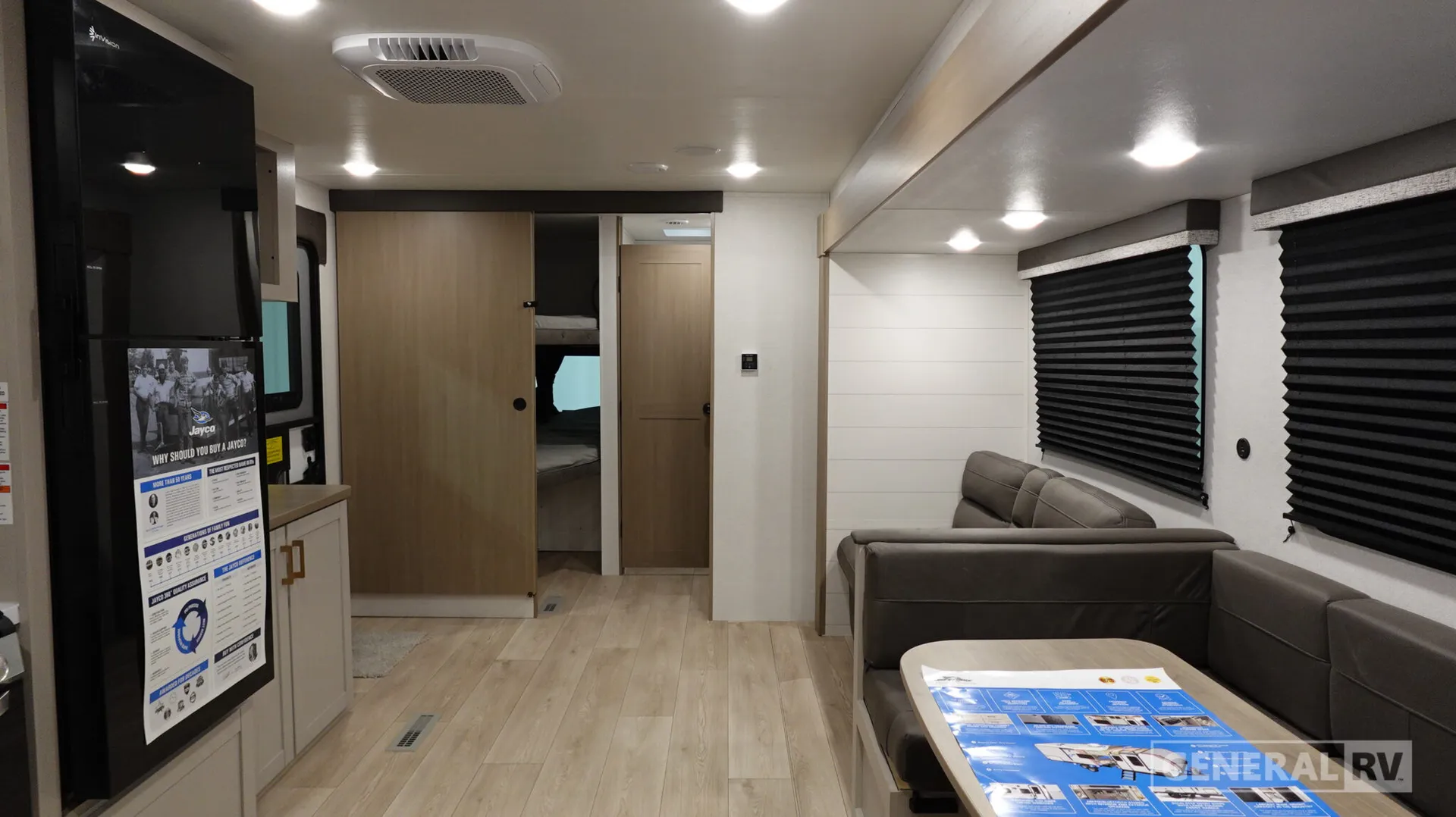 2026 Jayco Jay Flight SLX 330TBS - Photo 3