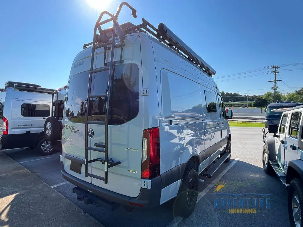 2027 Winnebago Revel Sport 44C - Photo 4